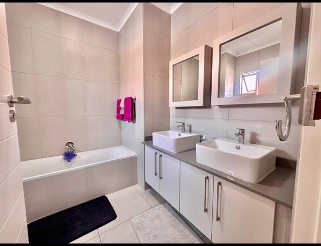 3 BEDROOM APARTMENT FOR SALE IN ERAND GARDENS
